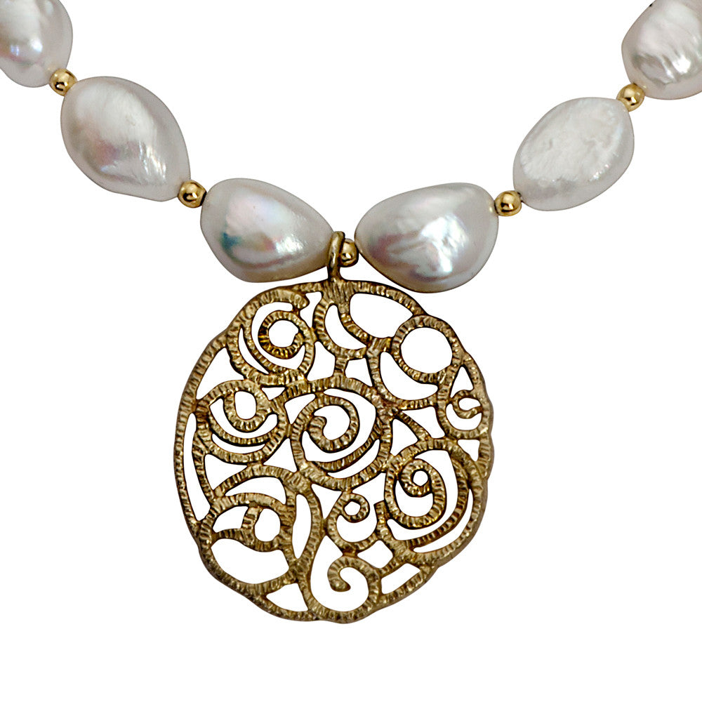 Royal Capital Pearl Necklace