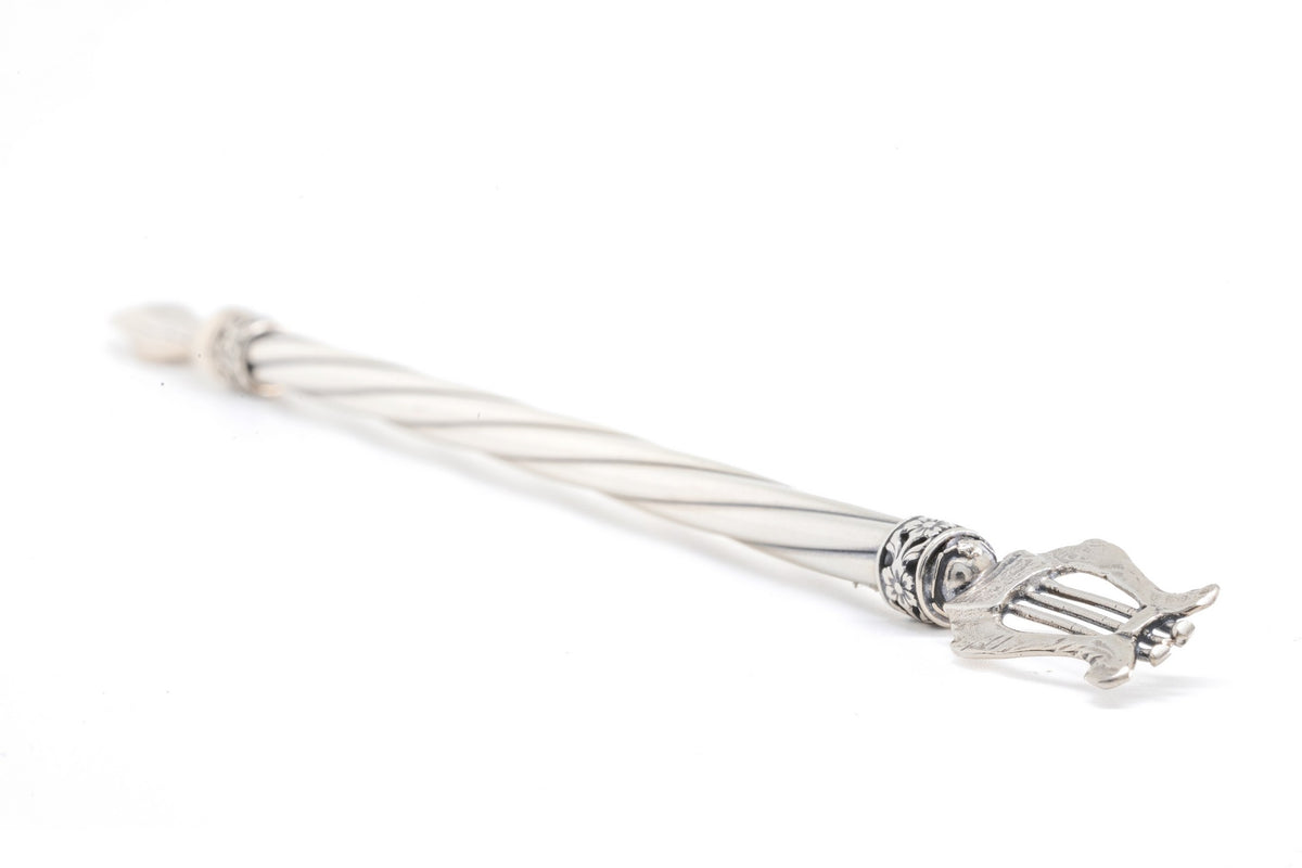 YAD, THE POINTERS FOR READING THE TORAH