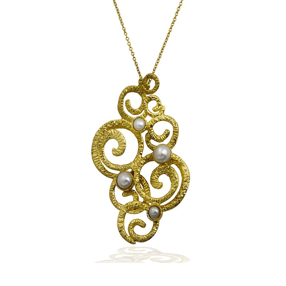 Ornamental Necklace With Pearls