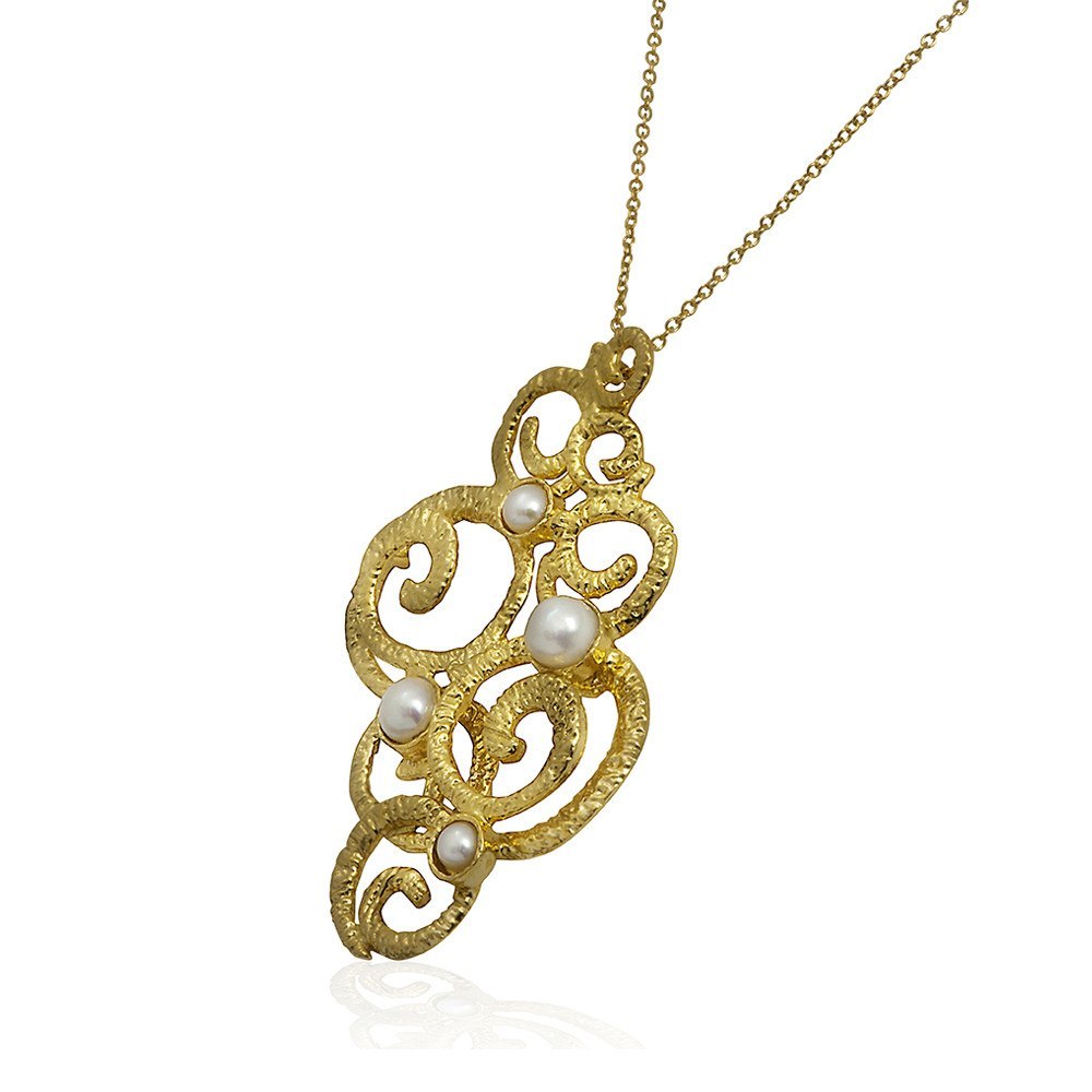 Ornamental Necklace With Pearls